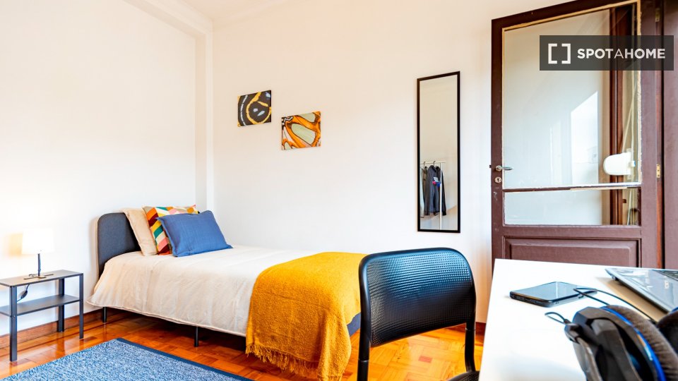 Double room Porto, 4 beds, 160m² — photo 2