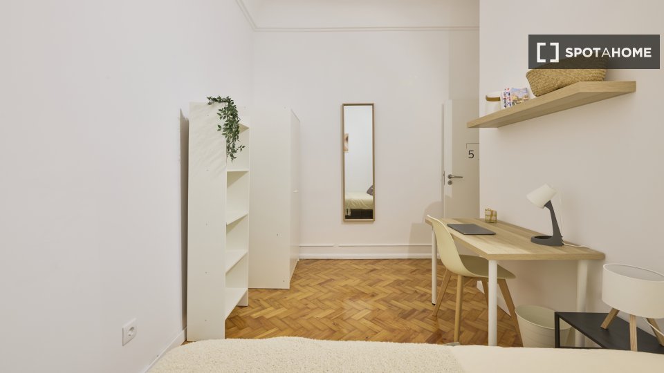Double room Lisbon, 11 beds — photo 22