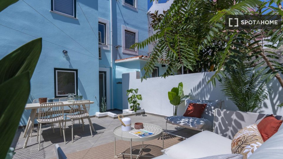 Apartment Lisbon, 1 bed — photo 13