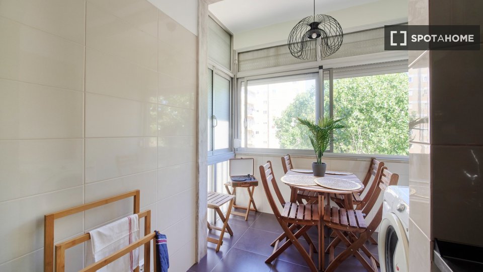 Double room Lisbon, 5 beds — photo 20