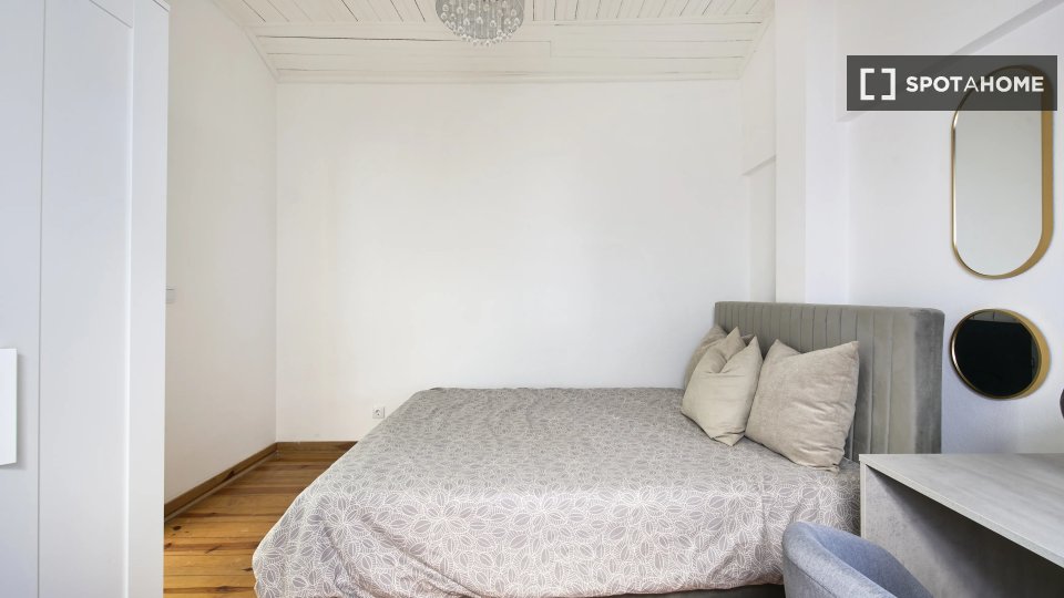 Double room Lisbon, 13 beds — photo 14