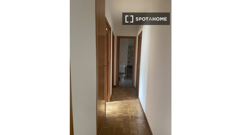 Double room Madrid, 4 beds, 78m² — photo 19