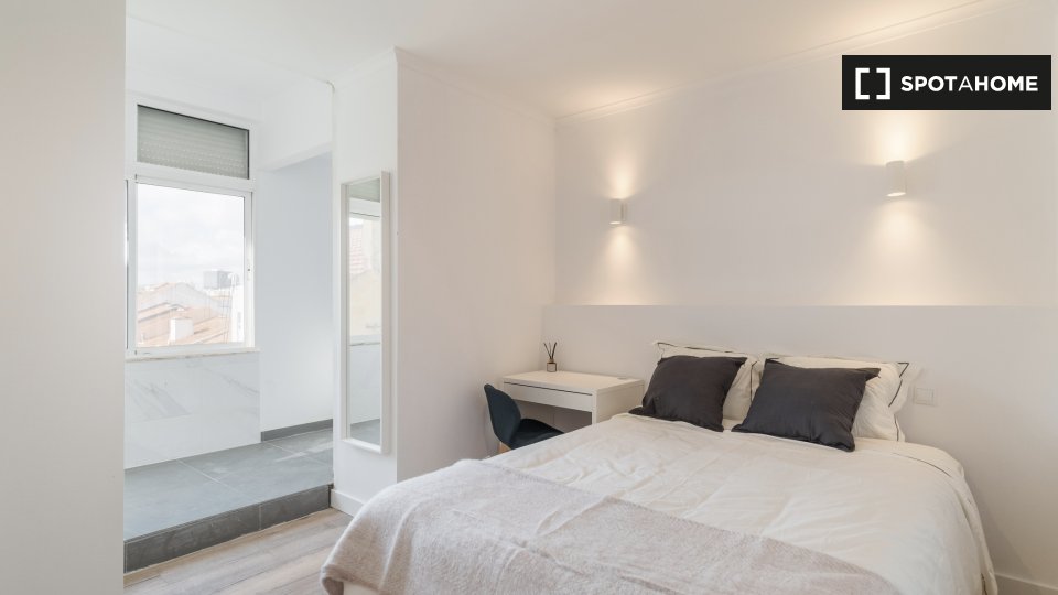 Double room Lisbon, 6 beds, 140m² — photo 17