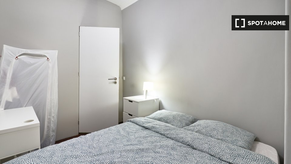 Double room Lisbon, 6 beds — photo 4