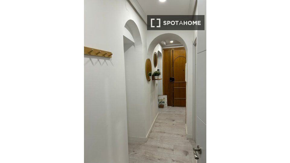 Double room Madrid, 5 beds — photo 2