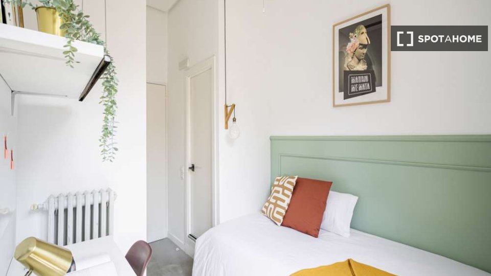 Double room Madrid, 67 beds — photo 14