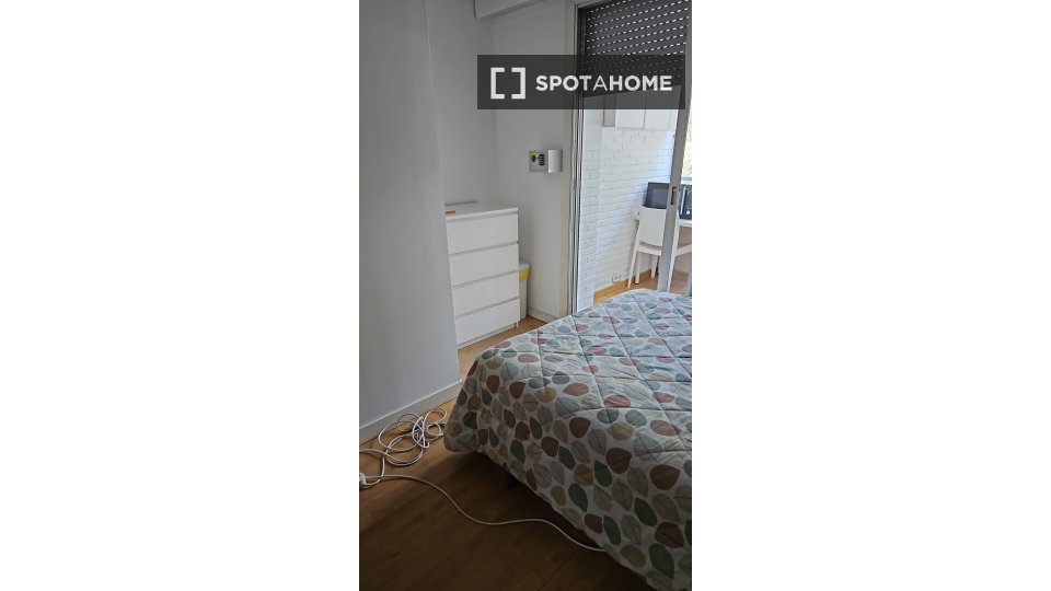 Double room Madrid, 12 beds — photo 11