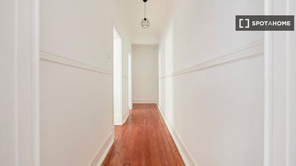 Double room Lisbon, 4 beds — photo 6