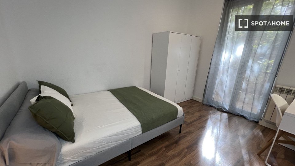 Double room Madrid, 4 beds, 120m² — photo 16