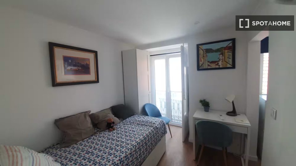Apartment Lisbon, 2 beds — photo 17