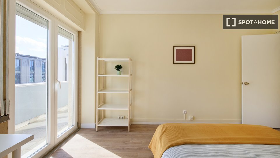 Double room Lisbon, 9 beds, 160m² — photo 18