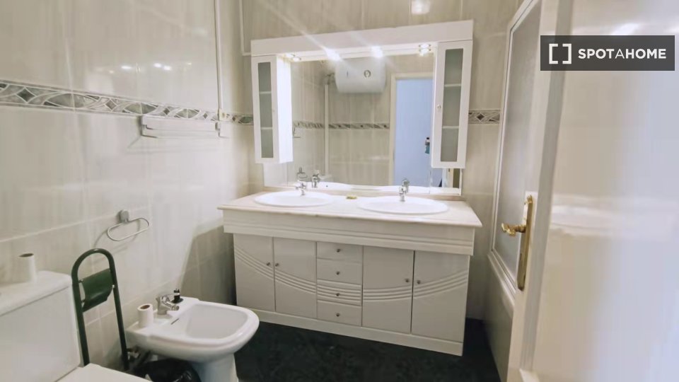 Apartment Lisbon, 5 beds — photo 11