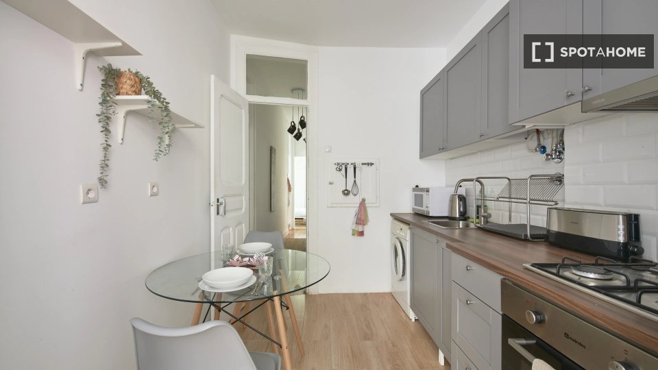 Double room Lisbon, 4 beds — photo 16
