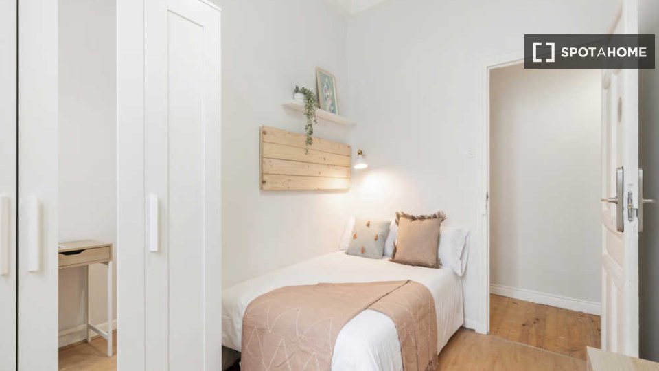 Double room Madrid, 7 beds — photo 37