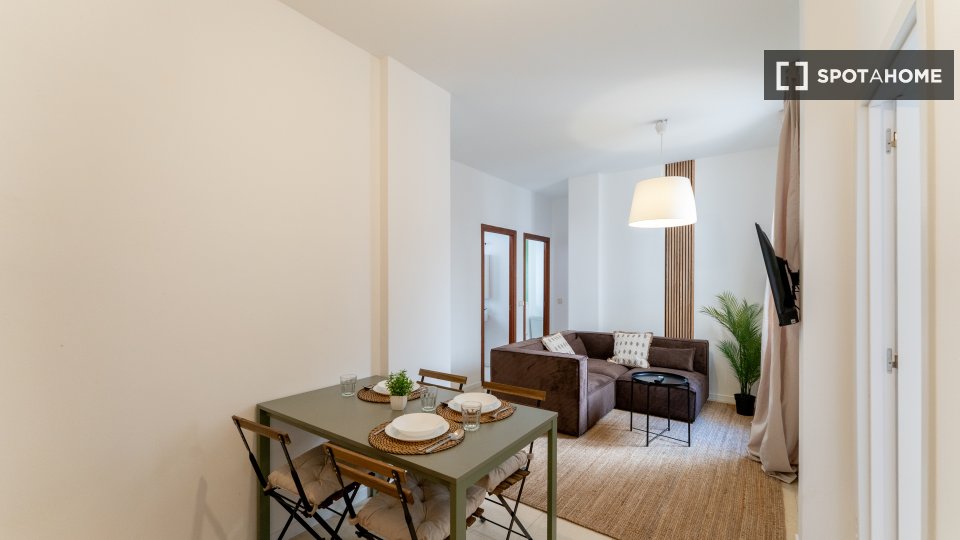 Double room Madrid, 3 beds — photo 4