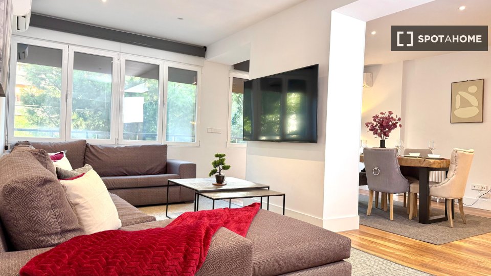Apartamento de 3 dormitorios en alquiler en Lista, Madrid