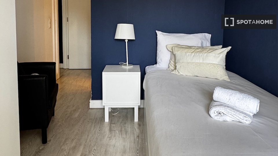 Double room Lisbon, 4 beds — photo 2