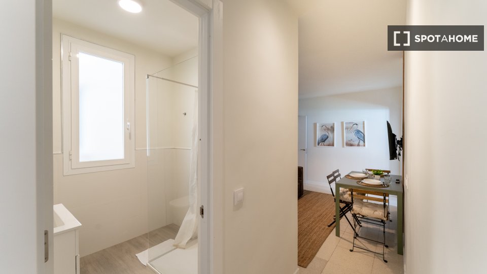 Double room Madrid, 3 beds — photo 1