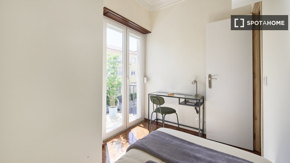Double room Lisbon, 10 beds — photo 1