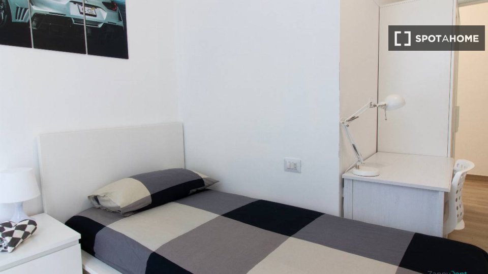 Double room Milan, 7 beds — photo 11