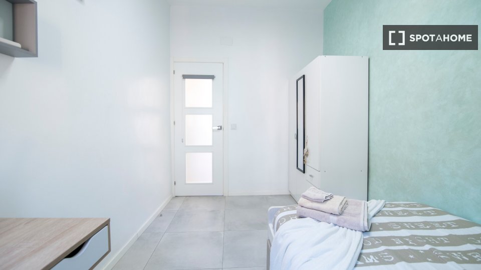 Camera doppia Valencia, 3 camere, 65m² — foto 40