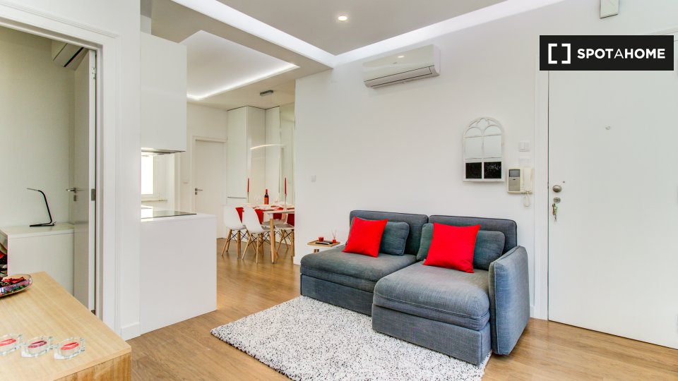 Apartment Lisbon, 2 beds, 70m² — photo 16
