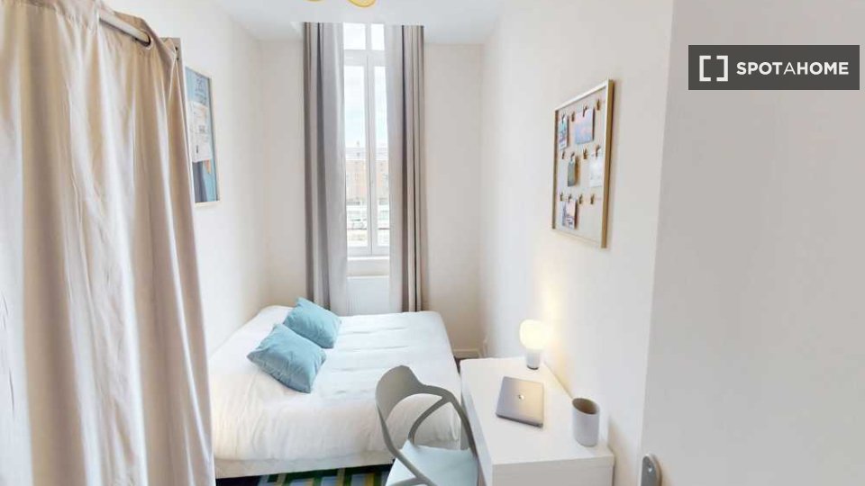 Double room Lyon, 3 beds, 70m² — photo 1