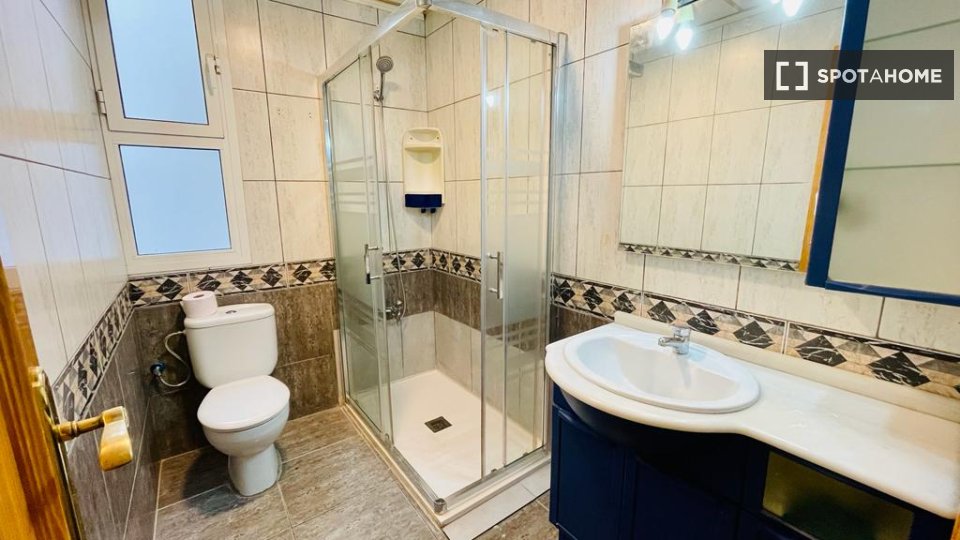 Apartment Valencia, 3 beds, 69m² — photo 3