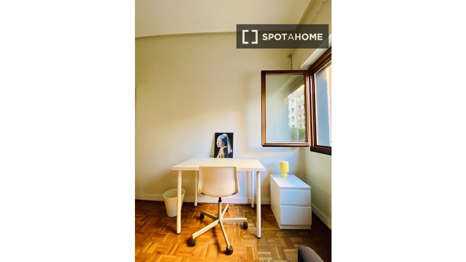 Se alquila habitación para compartir en Deustu, Bilbao