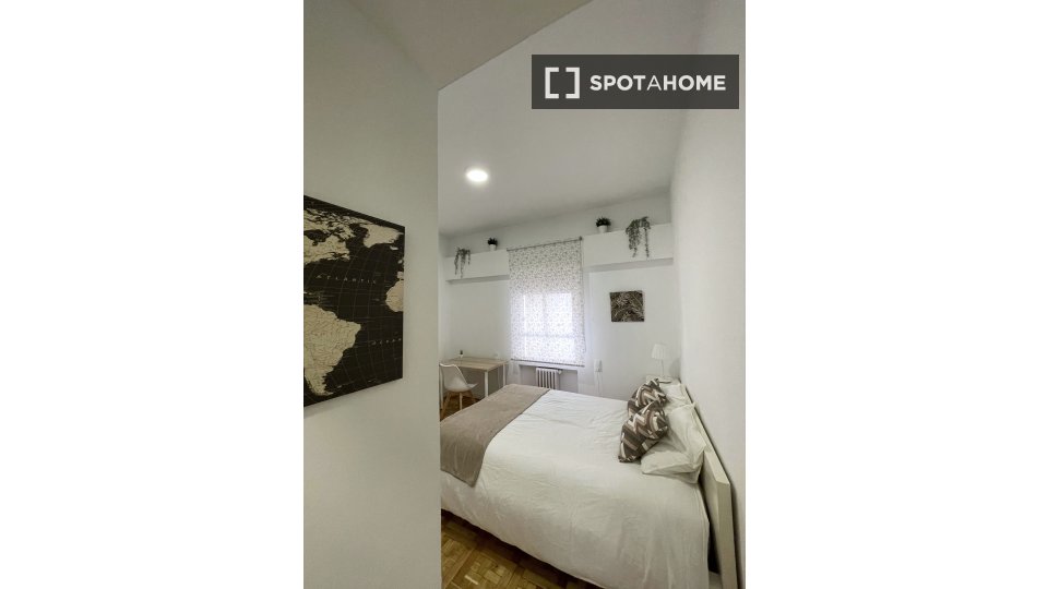 Double room Madrid, 4 beds, 100m² — photo 5