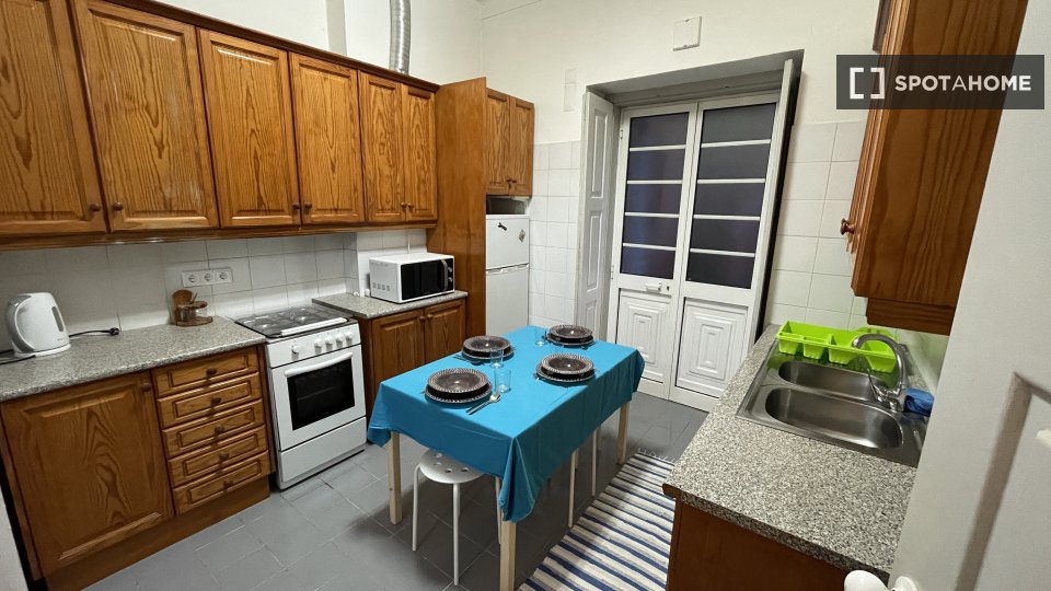 Double room Coimbra, 4 beds, 90m² — photo 8