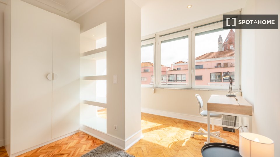 Double room Lisbon, 6 beds, 164m² — photo 15