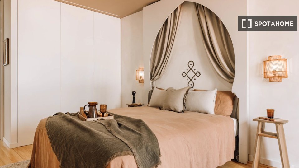 Apartment Lisbon, 2 beds, 117m² — photo 18
