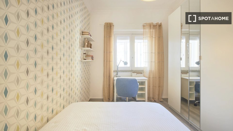 Double room Lisbon, 4 beds — photo 4