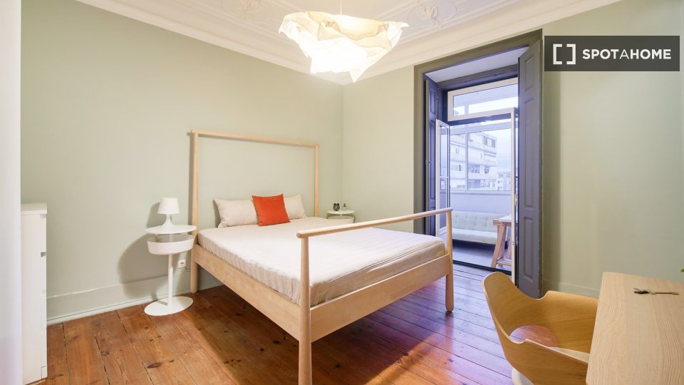Double room Lisbon, 6 beds — photo 54