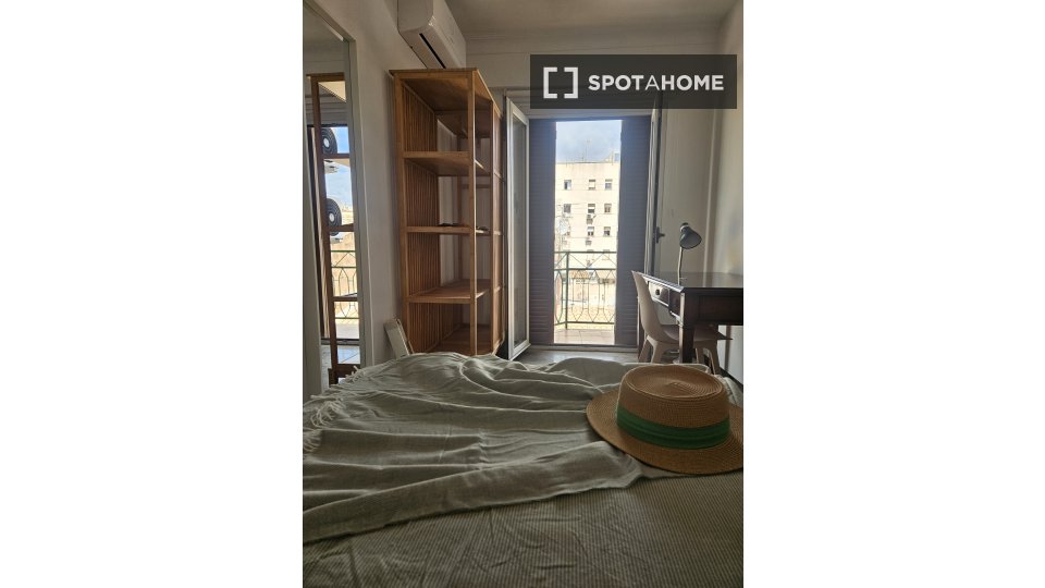 Double room Palma_De_Mallorca, 3 beds, 114m² — photo 2