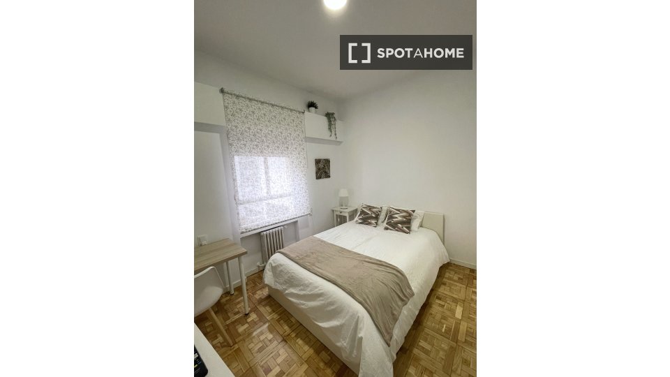 Double room Madrid, 4 beds, 100m² — photo 14
