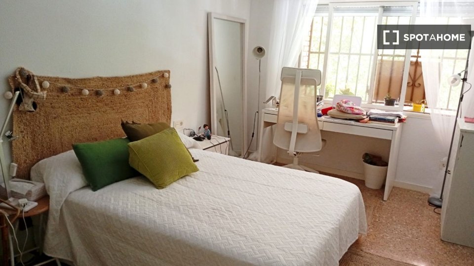 Double room Almeria, 5 beds, 190m² — photo 1