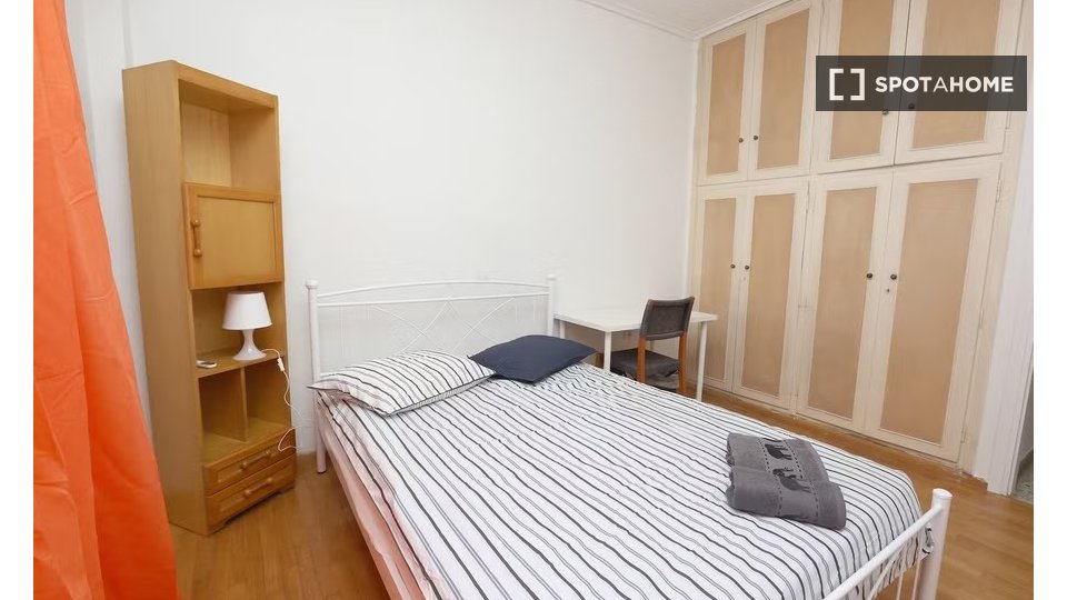Double room Athens, 5 beds — photo 3