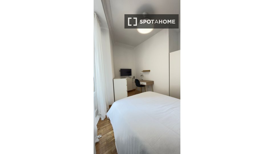 Double room Madrid, 5 beds — photo 11
