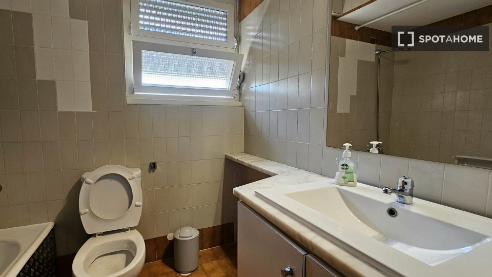 Apartment mono Lisbon, 95m² — photo 1