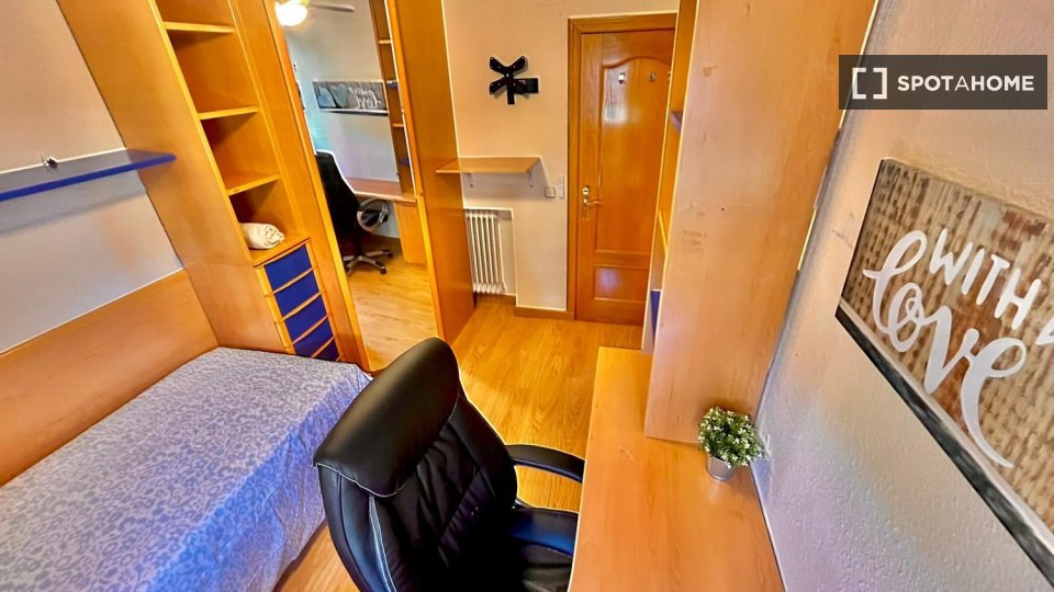 Double room Madrid, 4 beds — photo 1