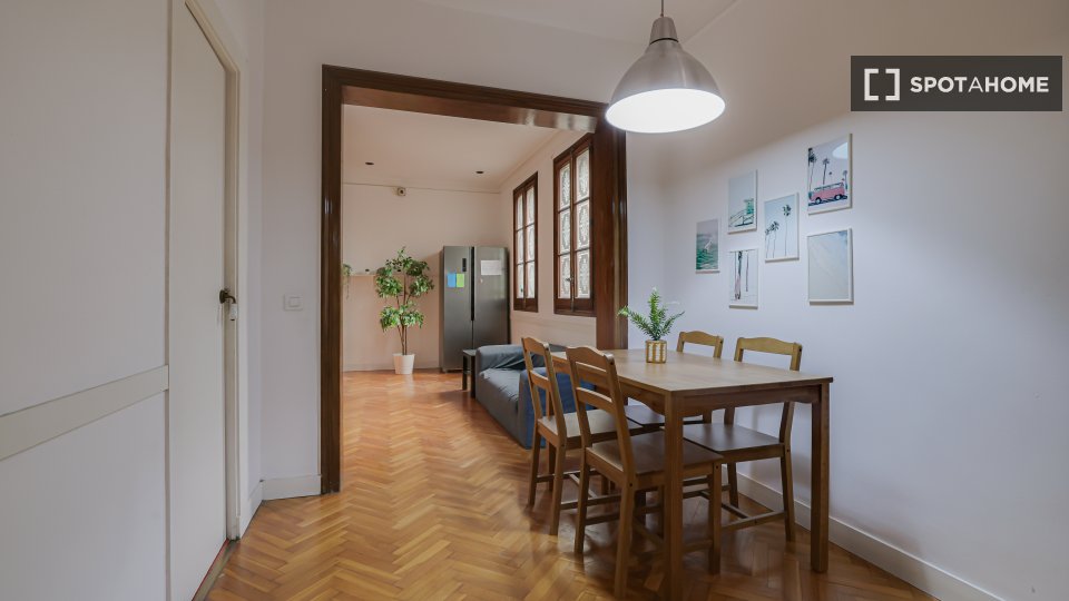Double room Barcelona, 13 beds, 400m² — photo 9