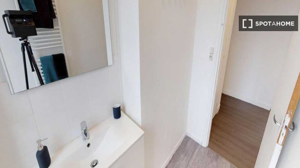 Double room Lille, 4 beds, 80m² — photo 3