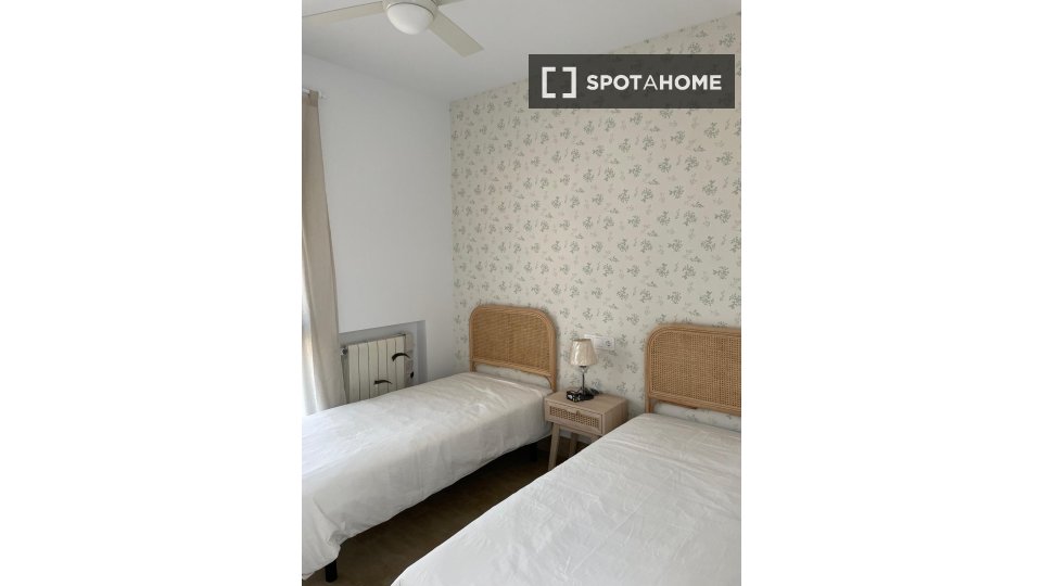Apartment Huelva, 4 beds, 250m² — photo 19