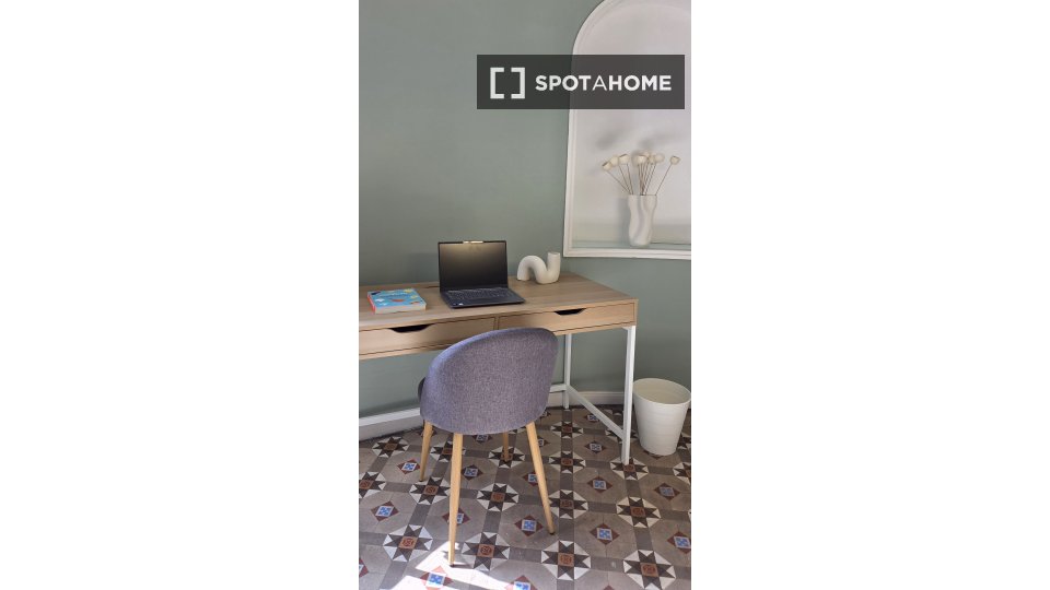 Double room Barcelona, 10 beds, 210m² — photo 13