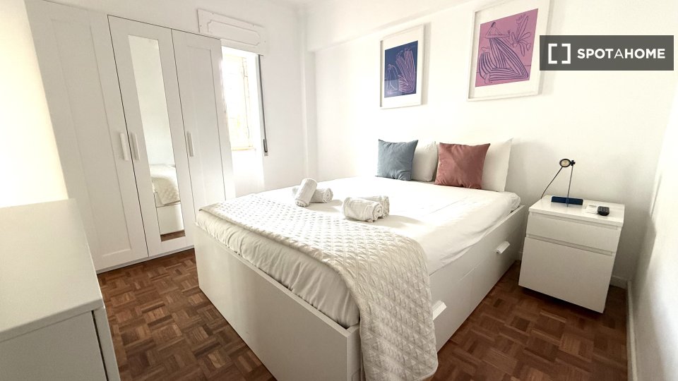 Apartment Lisbon, 2 beds, 70m² — photo 20