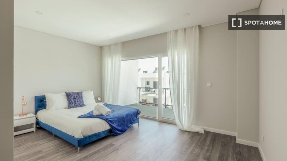 Apartment Lisbon, 5 beds — photo 1
