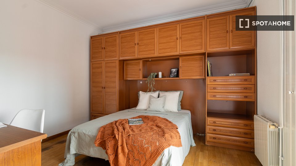 Double room Barcelona, 5 beds, 115m² — photo 7