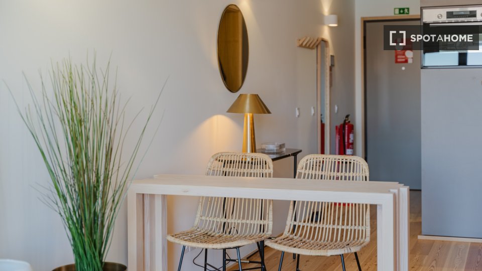 Apartment Porto, 1 bed, 46m² — photo 1